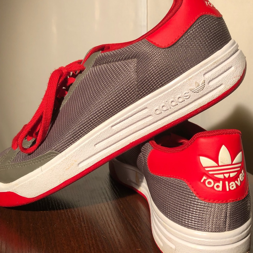Adidas🎾ROD LAVER🎾Tennis Shoes > Men’s US size 9
